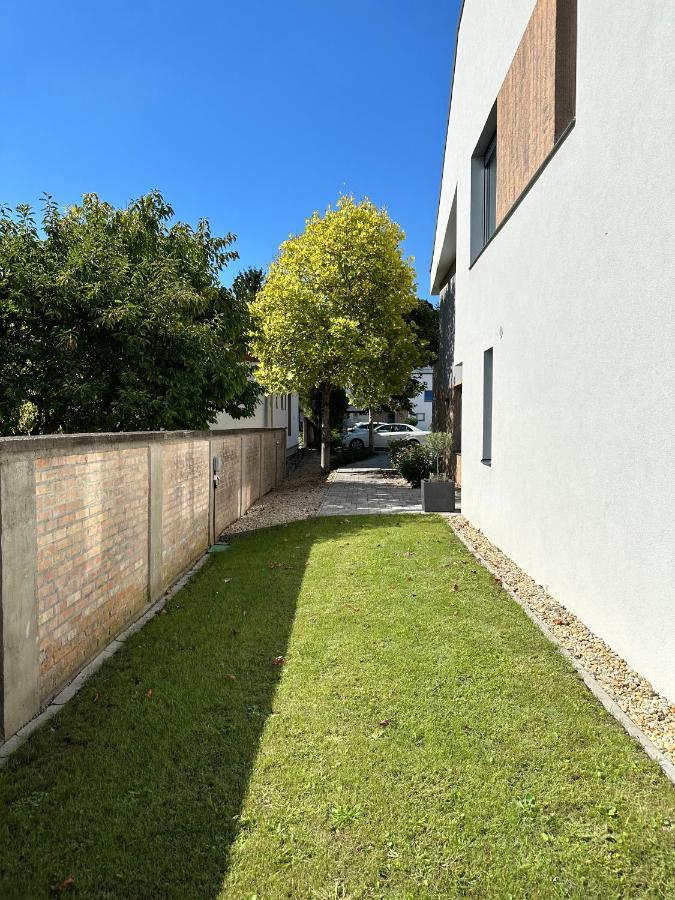 Linden Apartman 106 - Adults Only Mosonmagyarovar Bagian luar foto