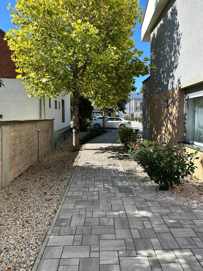 Linden Apartman 106 - Adults Only Mosonmagyarovar Bagian luar foto