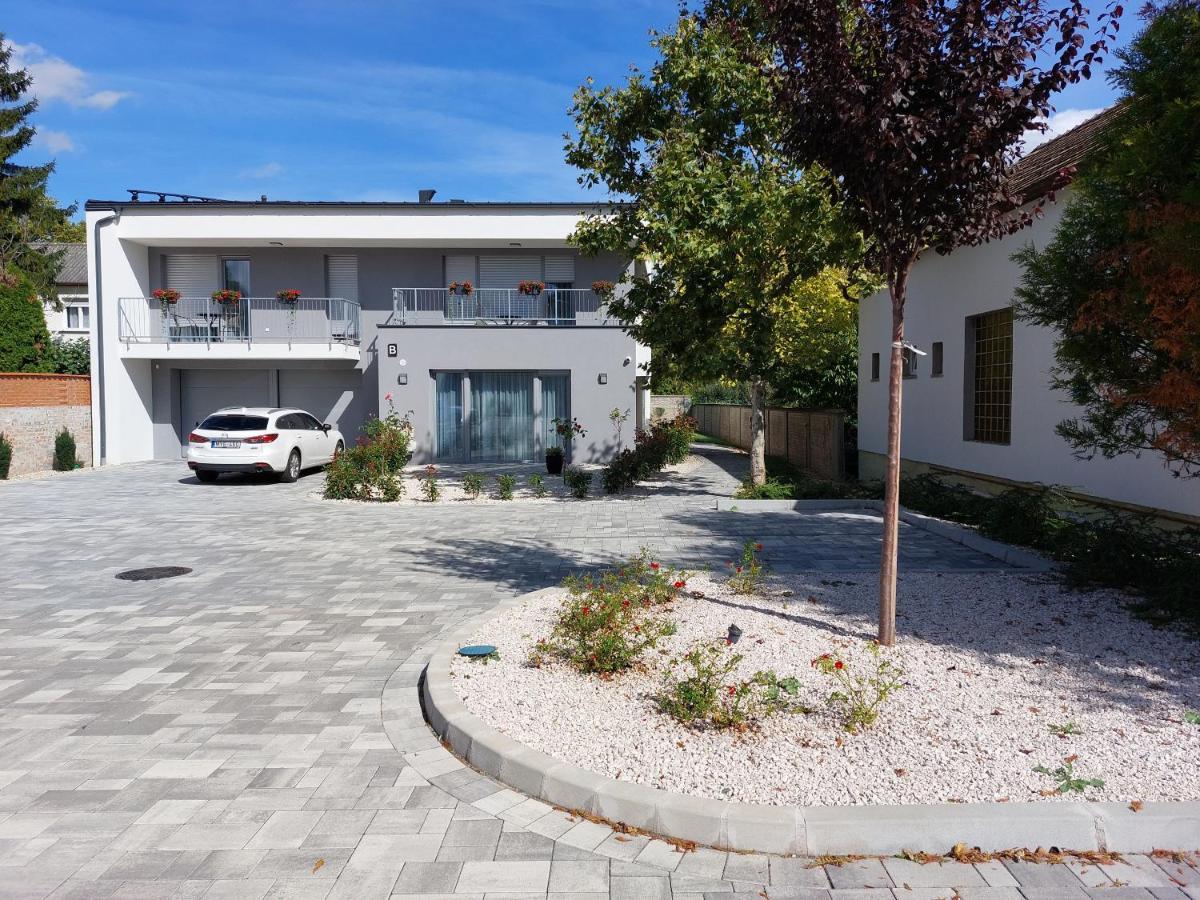 Linden Apartman 106 - Adults Only Mosonmagyarovar Bagian luar foto