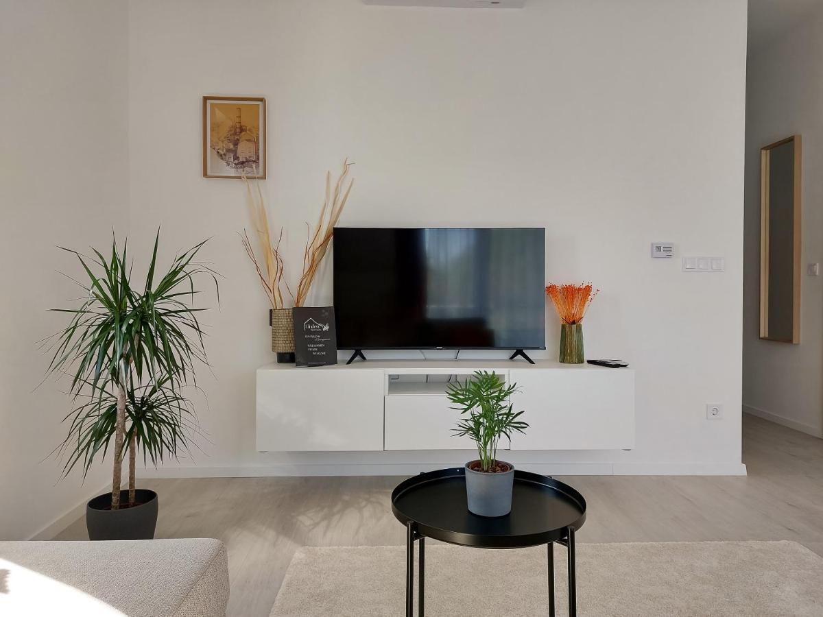 Linden Apartman 106 - Adults Only Mosonmagyarovar Bagian luar foto