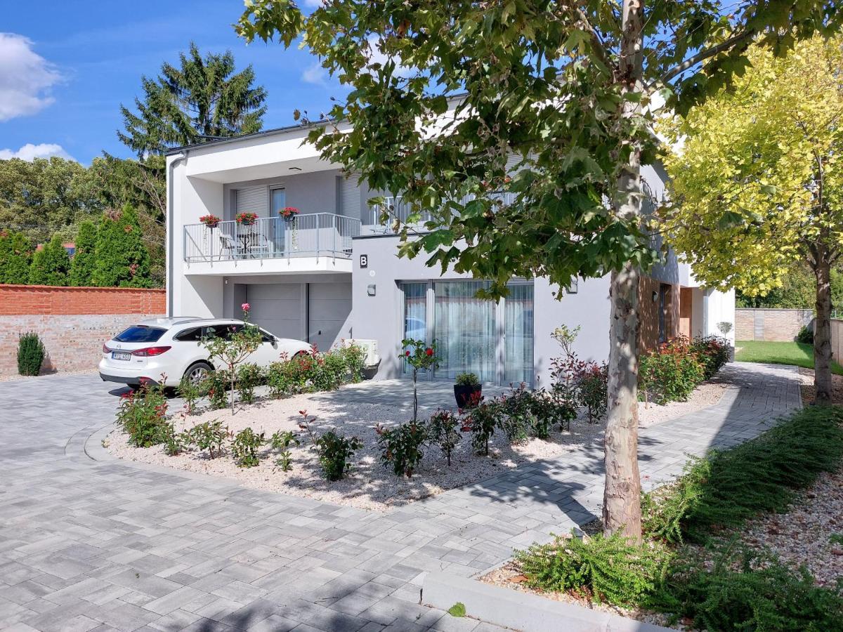 Linden Apartman 106 - Adults Only Mosonmagyarovar Bagian luar foto